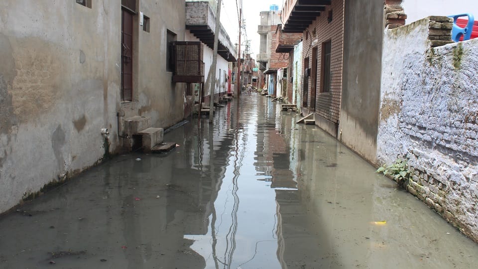 Women got angry when dirty water entered their homes