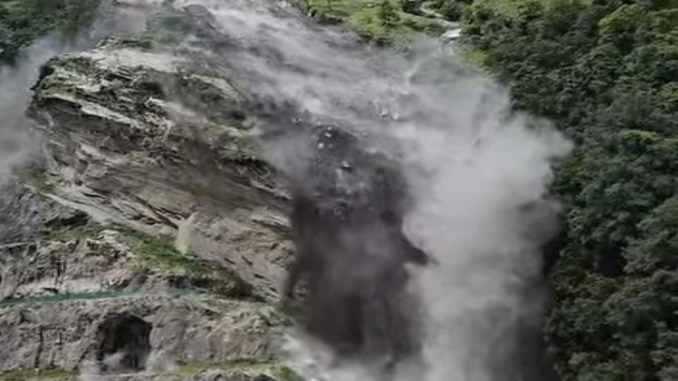 Two workers injured due to hill collapse near THDC barrage