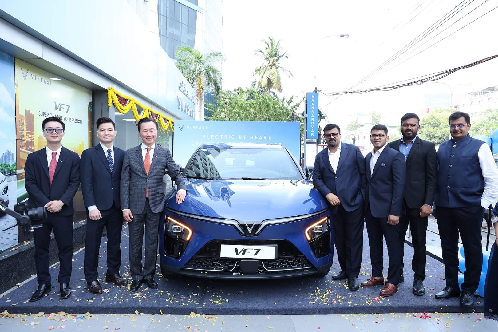 VinFast VF6 and VF7 Electric SUV launched in India Know Price Range Features Specifications