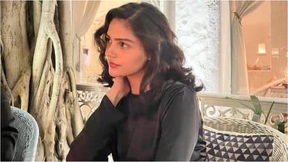 Saiyaara Actress Aneet Padda LinkedIn Profile Goes Viral and its giving glimpse into her life before stardom