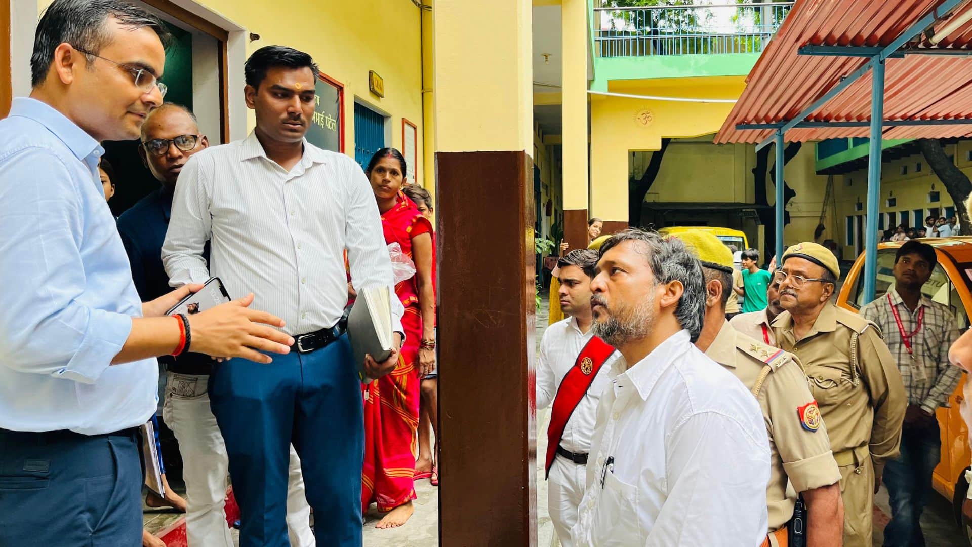 Flood Alert three thousand temples submerged in Kashi thousands of people helpless waters overflow on roads