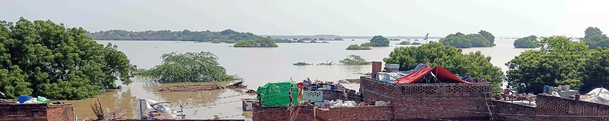 flood in up more than 20 thousand people affected due to flood in chambal
