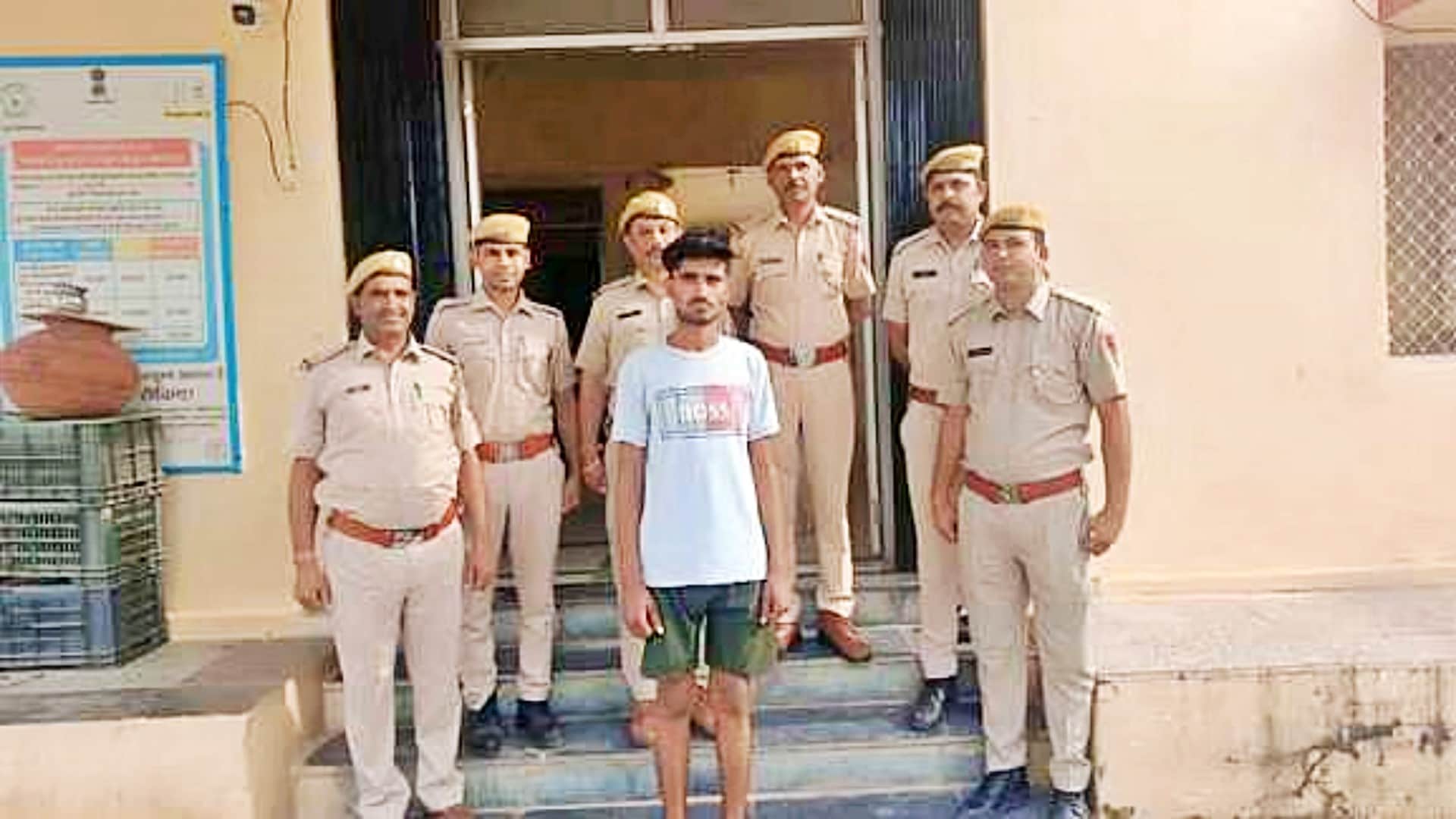 पुलिस की गिरफ्त में आरोपी प्रेमी सत्यनारायण उर्फ सत्तु
