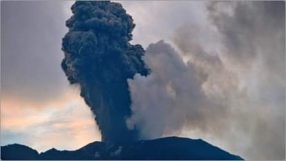 Ethiopia Volcano Ash Cloud News Ethiopia haile gubbi volcano eruption afar desert villages ash covered