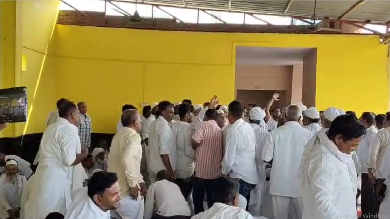 Stone pelting took place between two families who went to resolve dispute between husband and wife