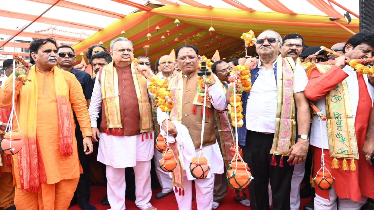 Public representatives including CM Sai and Assembly Speaker Raman Singh participated in Kanwar Yatra Raipur