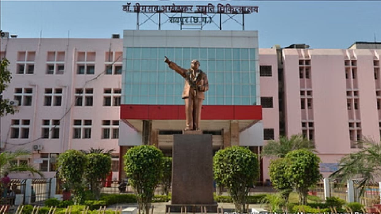 Patient commits suicide by jumping from the third floor of Mekahara Hospital Raipur