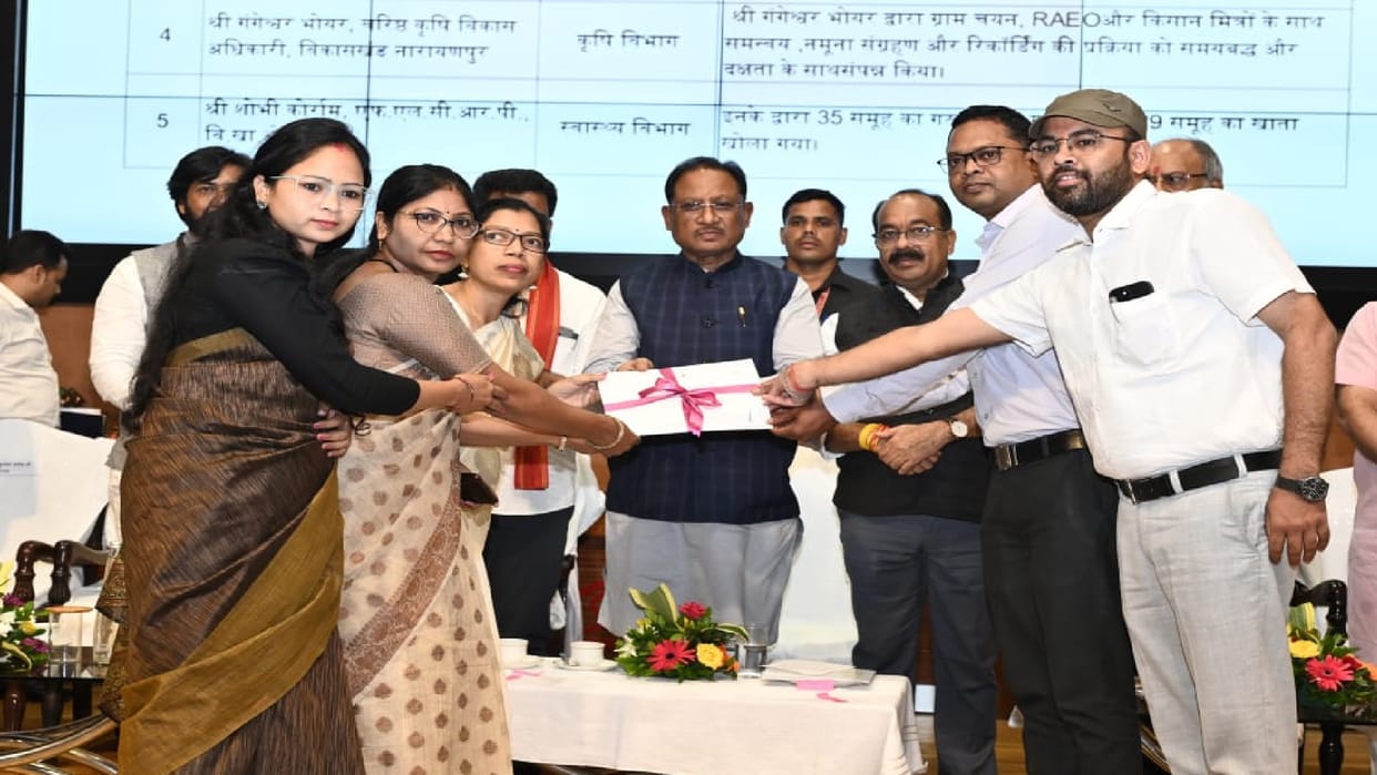 Excellent work in aspiring district development blocks Bastar-Kondagaon gets gold medal in Sampurnata Abhiyan