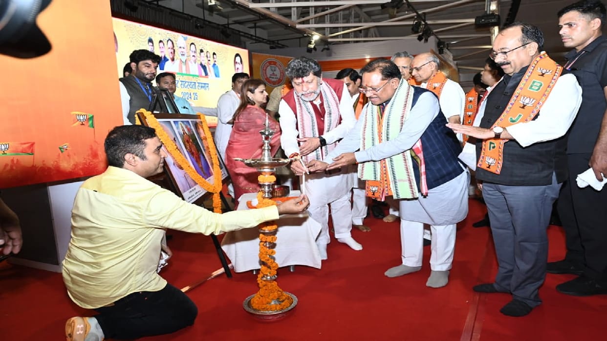 Chhattisgarh BJP created a record in membership campaign made more than 60 lakh members,CM honored the workers