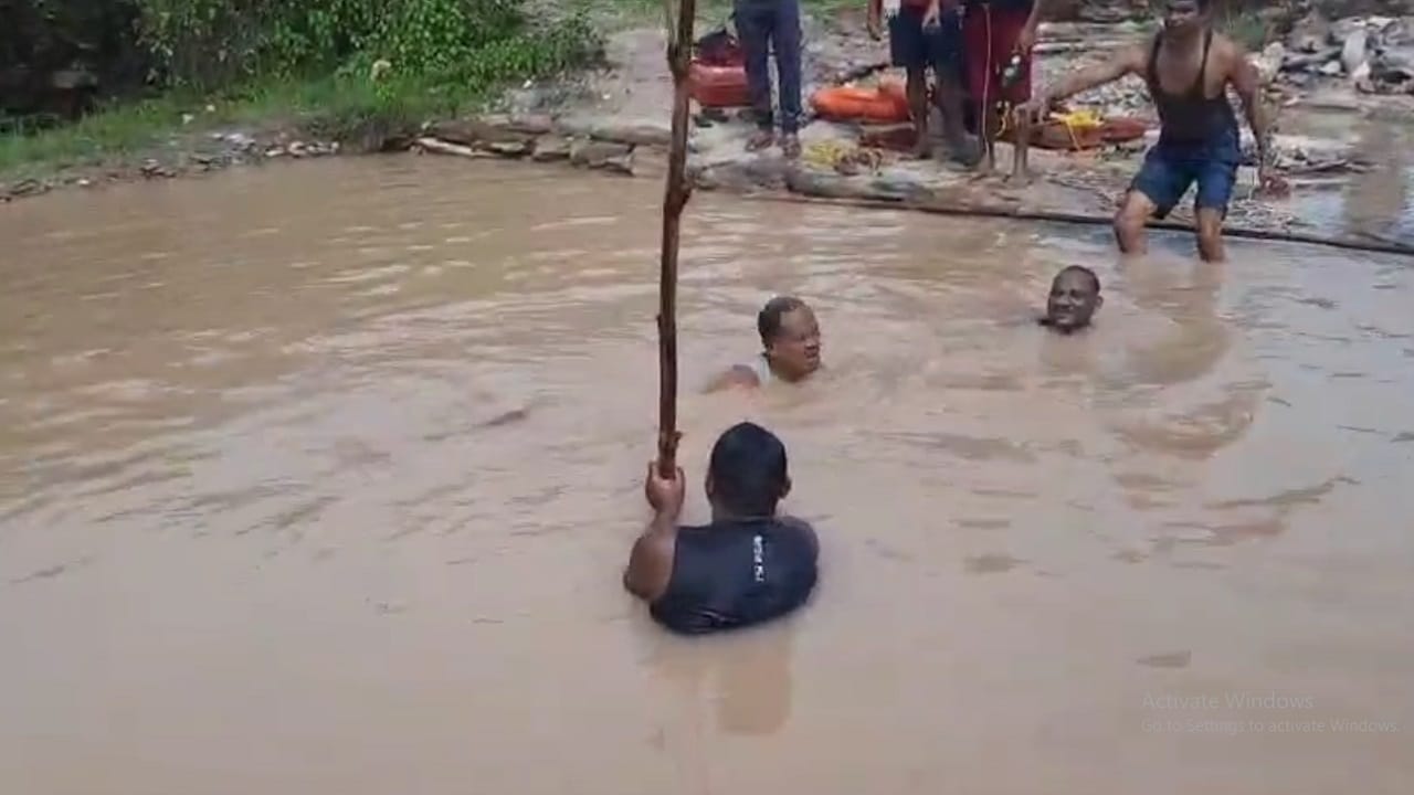 इसी जगह डूबे बच्चे
