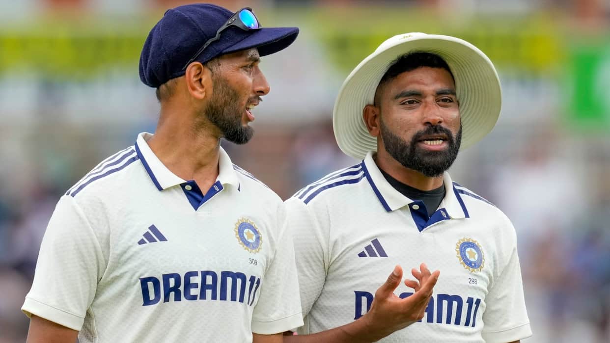 IND vs ENG 5th test Mohammed siraj blunder leaves Prasidh Krishna red faced video