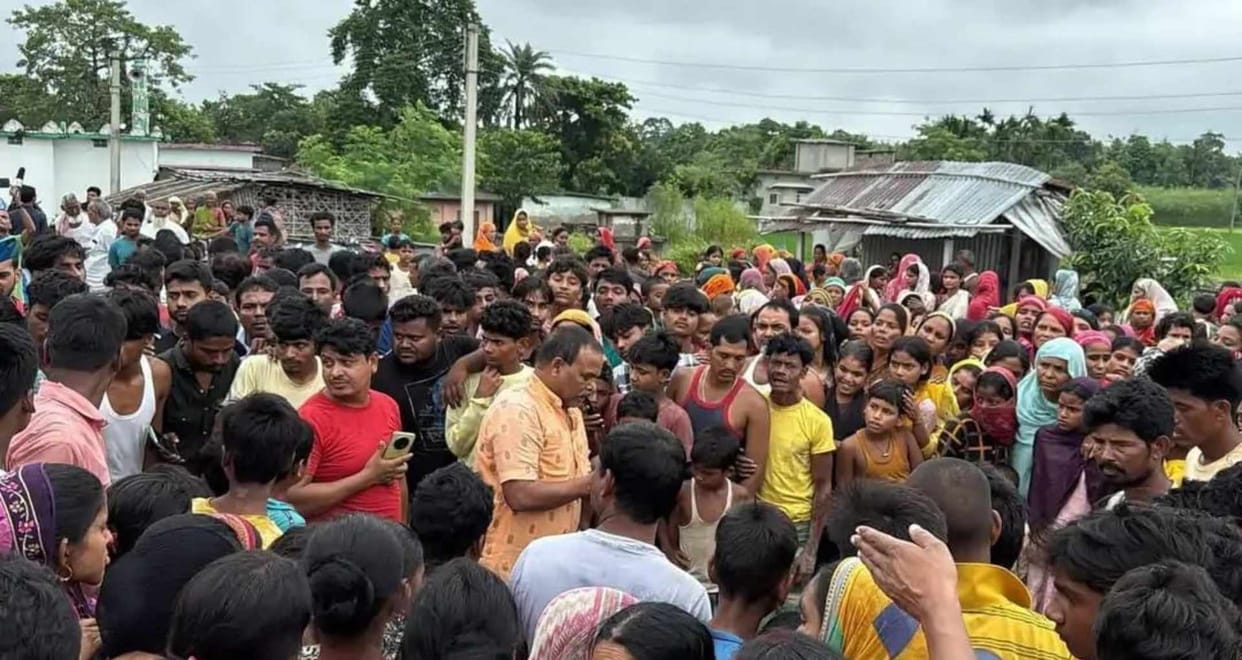 Scooty rider hit by pickup van, died on the spot, anger among villagers
