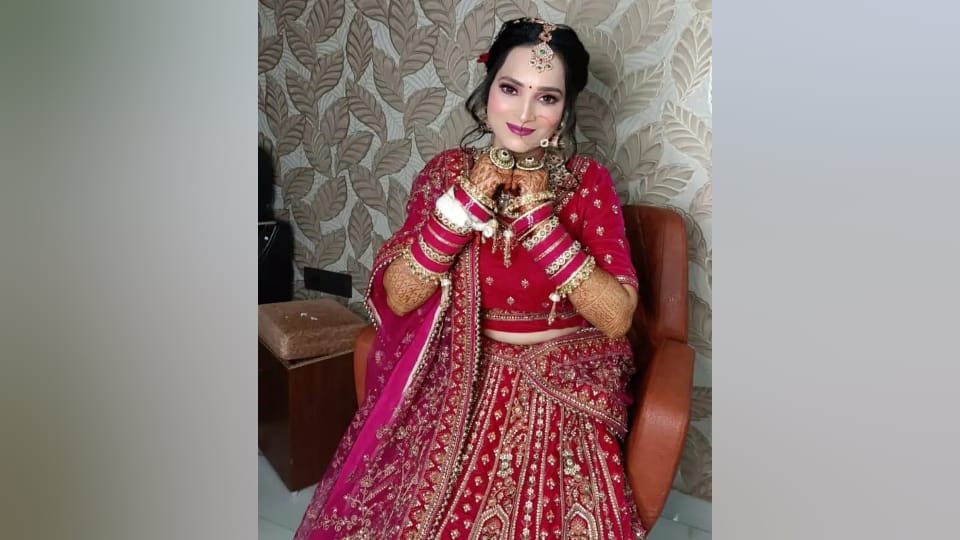 Meerut Murder husband kill wife walls and floor soaked with blood killer husband attack his wife with knife