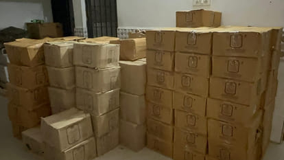 Kanpur: 134 boxes of liquor hidden between chicken feed recovered from DCM
