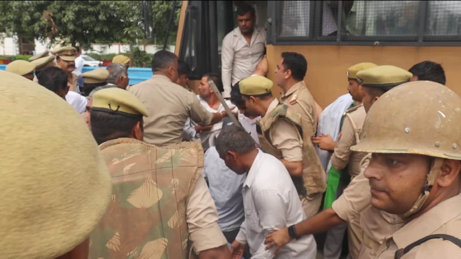 Police removed hundreds of farmers from the protest site in Wave City