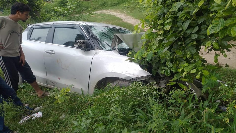 Saharanpur: Devotees' car hits a bicycle and hits a tree, one dead, four injured
