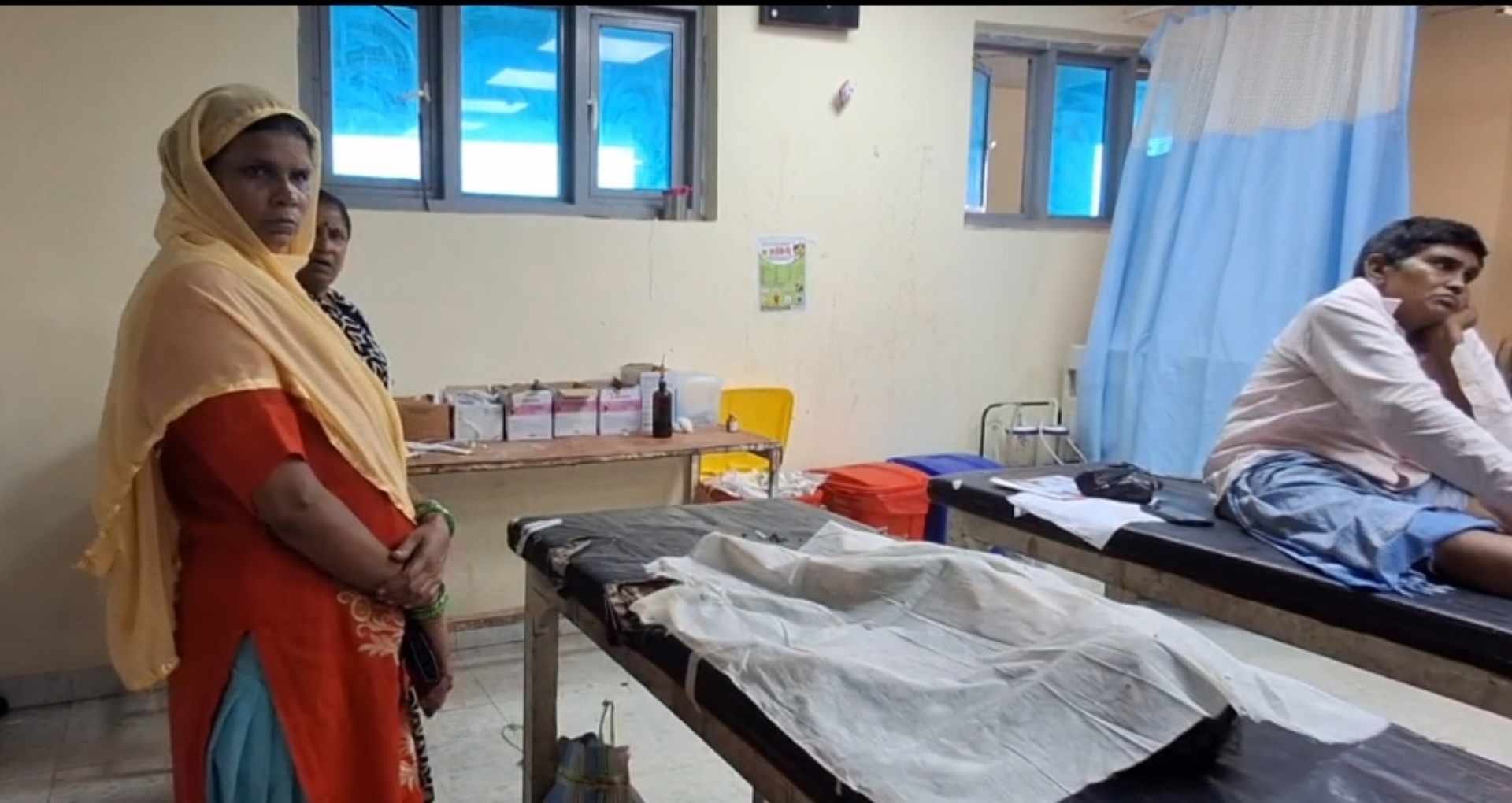 शोकाकुल परिजन