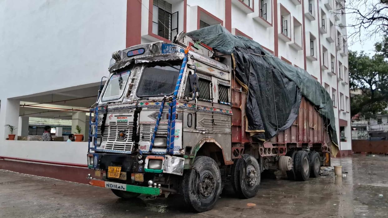 Major action by excise department in Muzaffarpur, illegal liquor being smuggled hidden in a consignment of egg