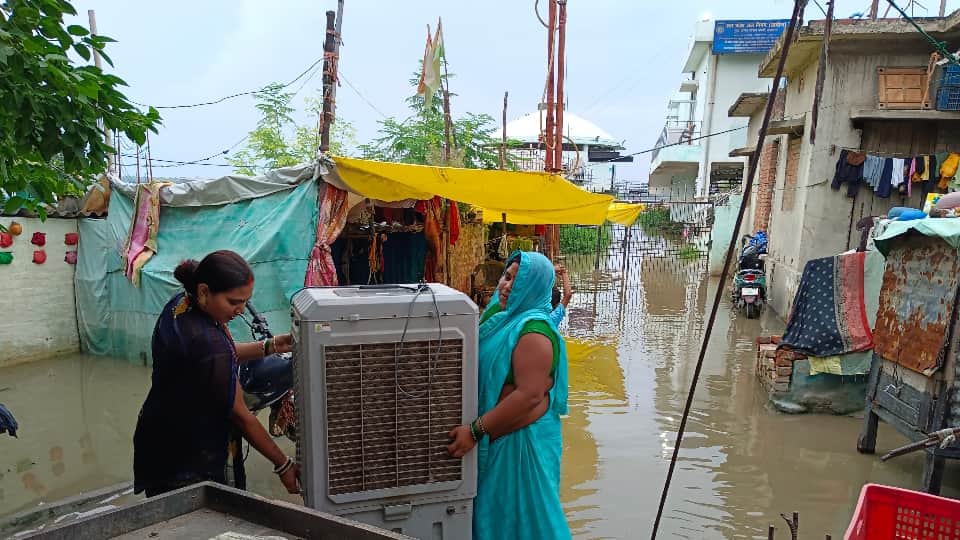 Varanasi Flood Alert: Ganga Water Crosses Danger Mark, Submerges Ghats and Reaches City Roads