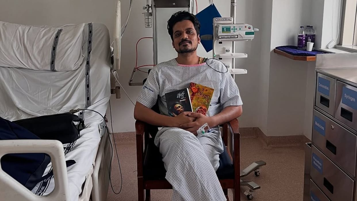 Panchayat Actor Aasif Khan quits smoking after suffering heart attack