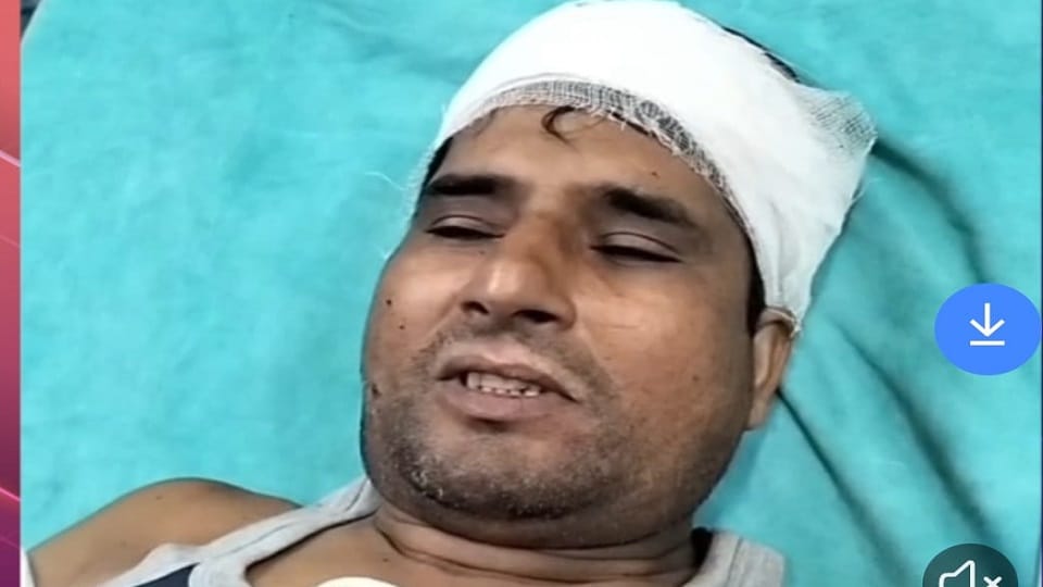 Meerut: Villagers were keeping guard for drones, took out enmity on this pretext, cut farmer with sharp weapon