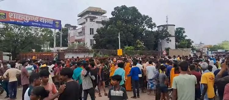 Bihar: भीषण हादसे में पांच कांवड़ियों की मौत, चार घायल; करंट लगते ही पिकअप वैन से कूद गए सभी, इसके बाद ऐसा हुआ