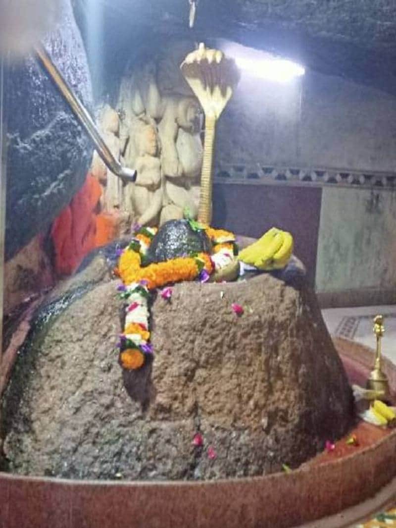 बालू से बना गुप्तेश्वर महादेव मंदिर का शिवलिंग, त्रेता युग में भगवान श्रीराम ने की थी स्थापना