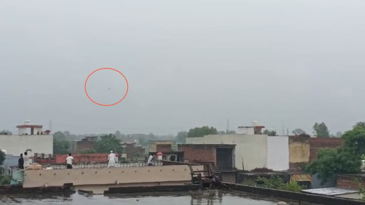 Roorkee: बच्चों के विवाद में आमने-सामने आए दो पक्ष, जैनपुर गांव में चली गोलियां, छतों से जमकर हुआ पथराव