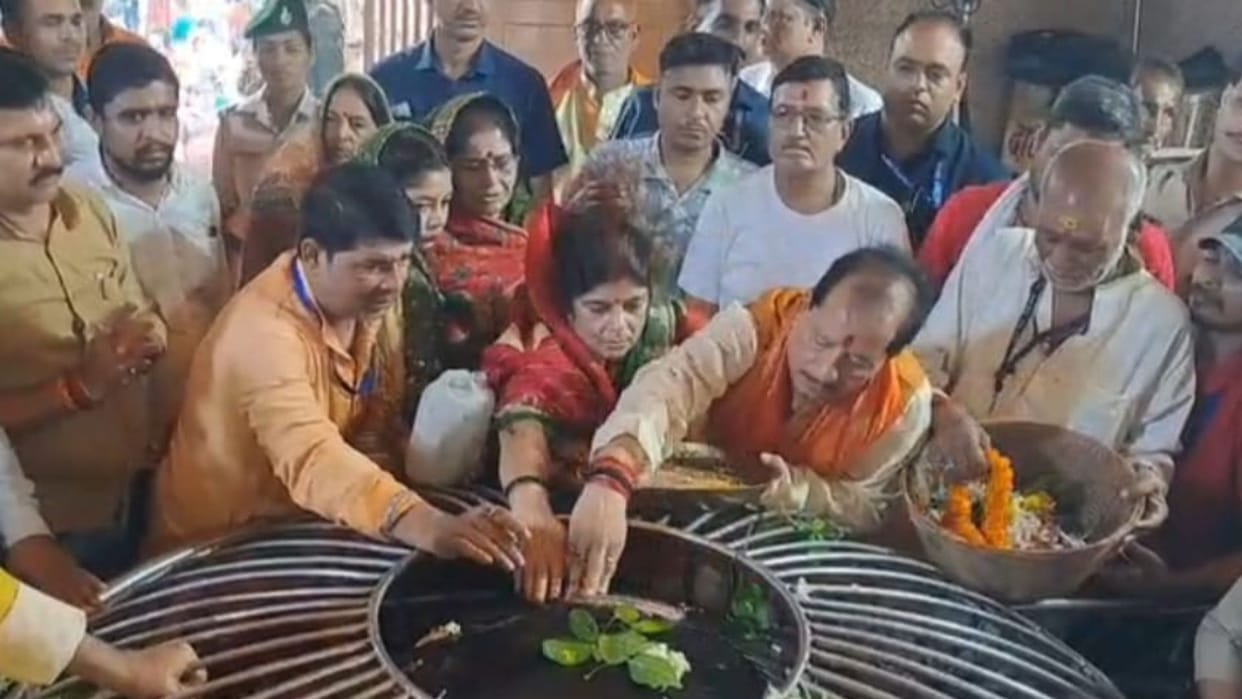 Bihar News: Deputy CM Vijay Kumar Sinha performed puja at Ashokdham