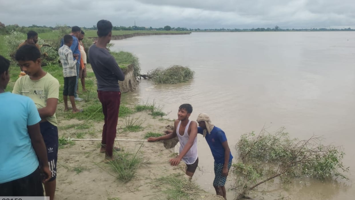 In Gorakhpur, Saryu is close to danger mark in Ayodhya, water is rising in Barhalganj too