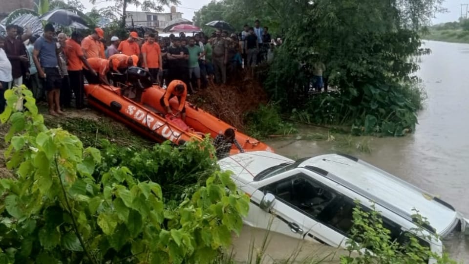 Gonda Road Accident Rain, vehicle speed and turn became fatal The reason behind Gonda accident came to light