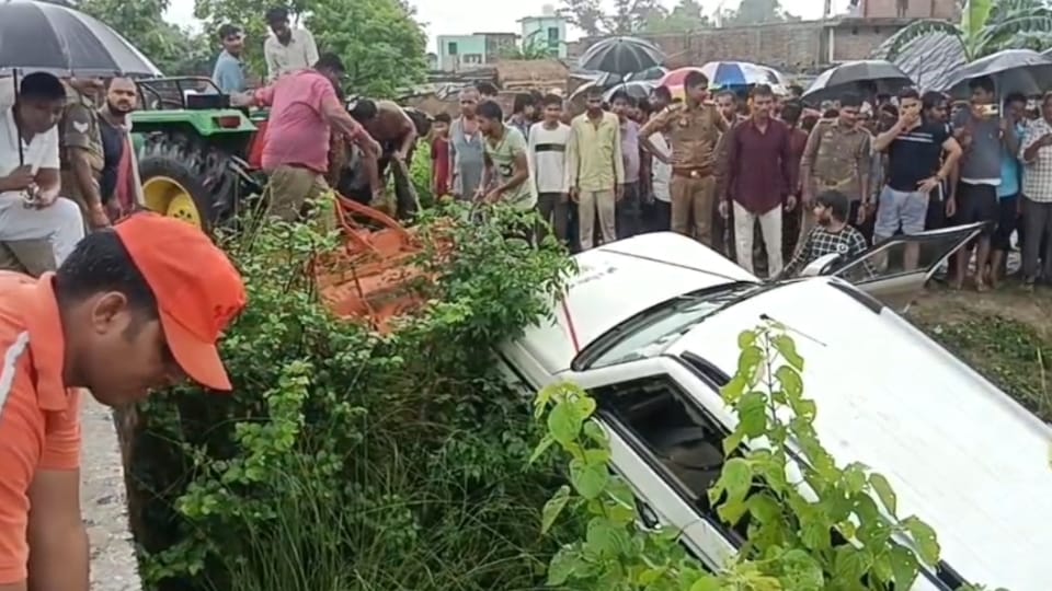 Gonda Road Accident SUV full of devotees falls into canal 11 dead, nine from same family see photos