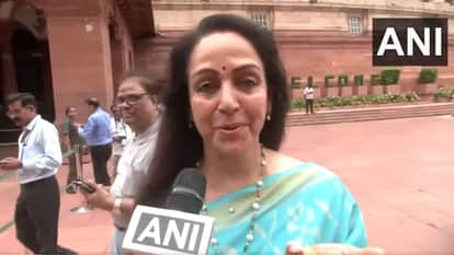 Hema Malini happy as Sholay about to complete 50 years says difficult to make another sholay