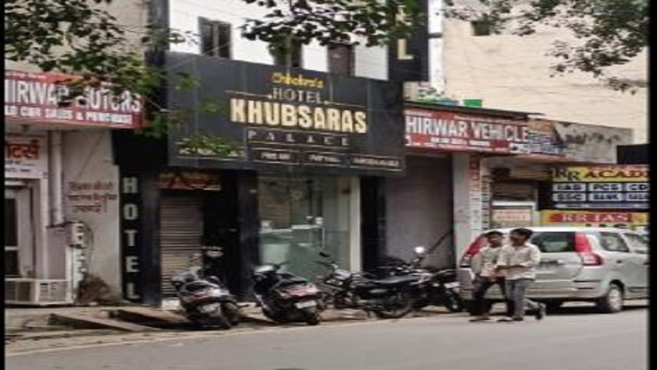 body of Meerut residence IIT engineer was found hanging in Agra