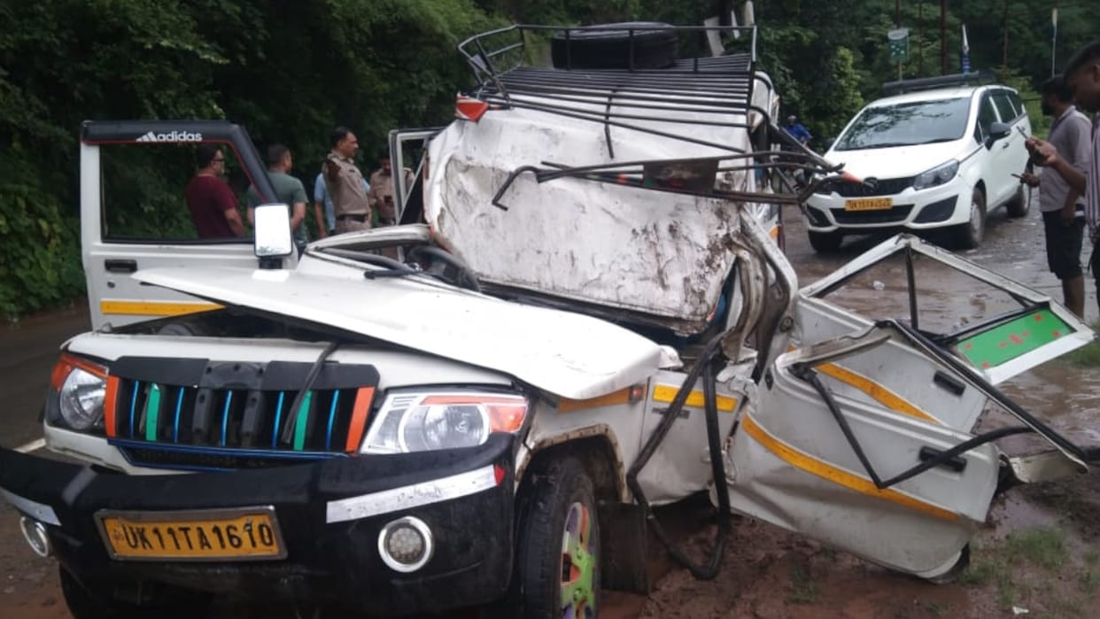 Rock and debris fell on Max near Siddhabali temple in Kotdwar two people died five injured Kotdwar Uttarakhand