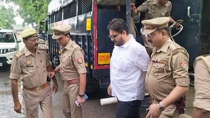 मुख्तार के बेटे उमर को लेकर गाजीपुर पहुंची पुलिस