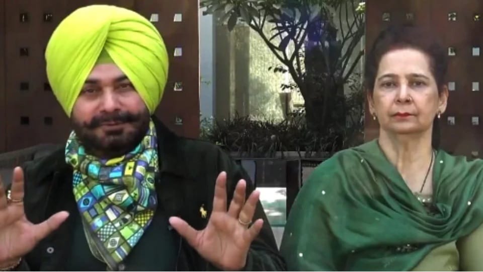 Navjot Kaur Sidhu After expulsion from the Congress and no talks with the BJP either has formed a new party