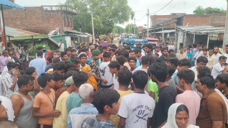 Bihar News: सिसई में इलाज के दौरान मासूम की मौत, ग्रामीणों का हंगामा; गलत इंजेक्शन लगाने से गई जान