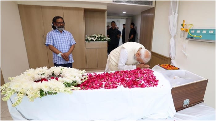 Shibu Soren Passes Away: President Murmu PM Modi paid his last respects consoled Hemant and Kalpana Soren