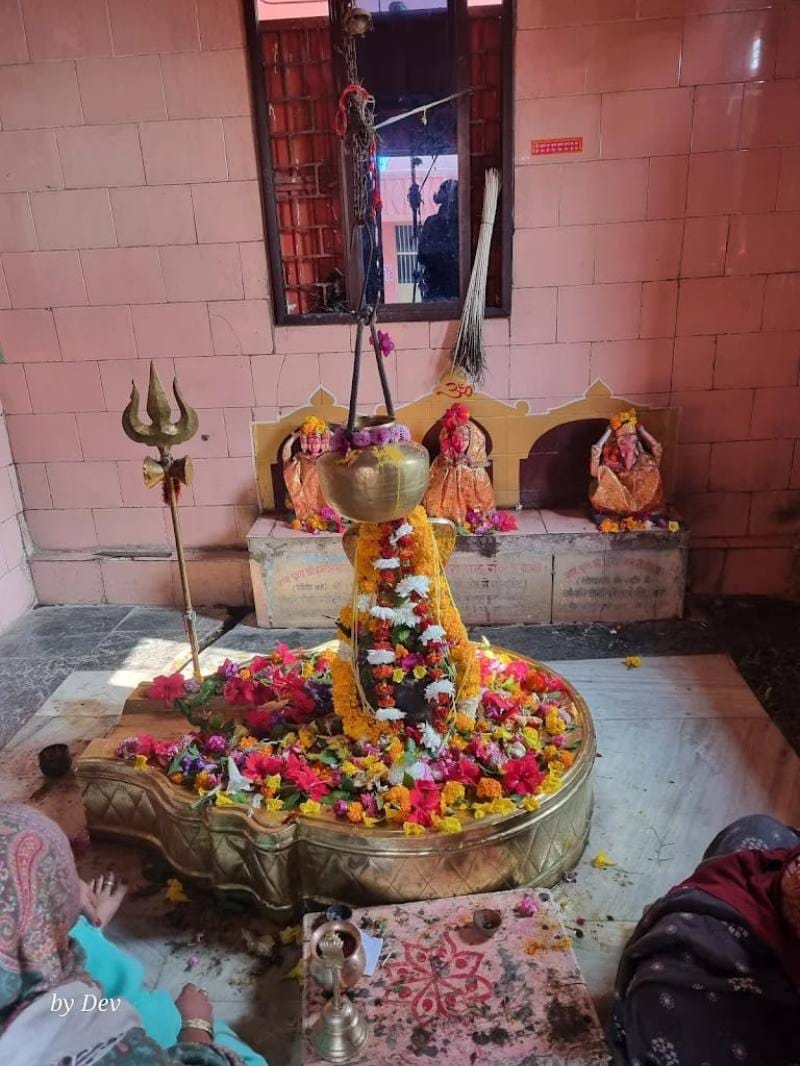 सीहोर: पातालेश्वर महादेव मंदिर में 30 फीट खुदाई के बाद भी नहीं मिला शिवलिंग का अंत