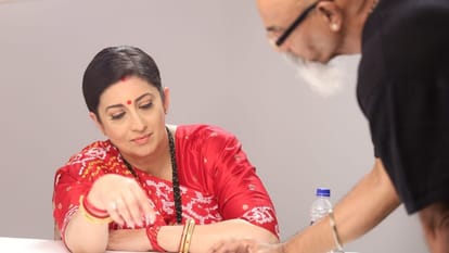 स्मृति ईरानी
