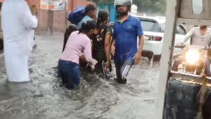 Kanpur: Even after the rain, crowd of devotees gathered in the Shiva temples on the last Monday of Sawan