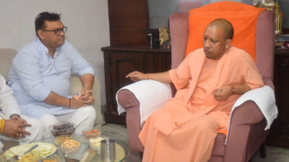 Meerut: CM Yogi Visits Minister Dinesh Khatiks Residence in Ganganagar After Surgery