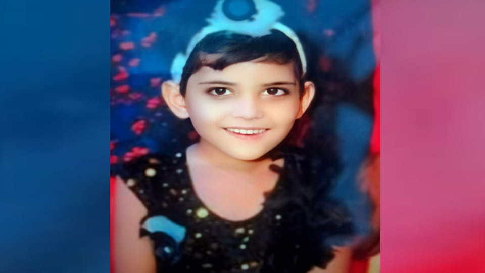 UP: Balcony of dilapidated house collapsed in rain, girl died after being crushed