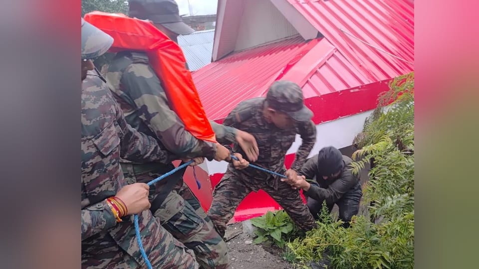 Uttarkashi Cloudburst In dharali Soldiers became angels this is how they saved lives amid flood and debris Pho