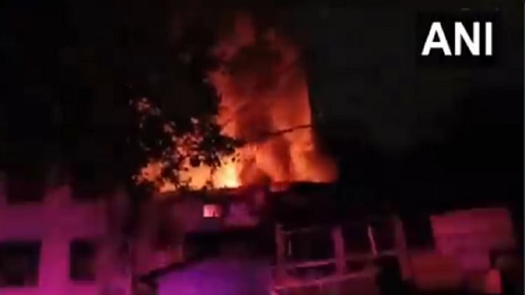 A Massive Fire Broke Out In The Inderlok Shoe Market – Amar Ujala Hindi News Live