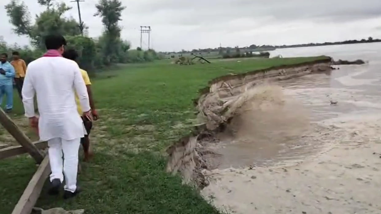 Erosion of Saryu river in Gorakhpur Barhalganj intensifies, residents of Bagha Dewar will be displaced