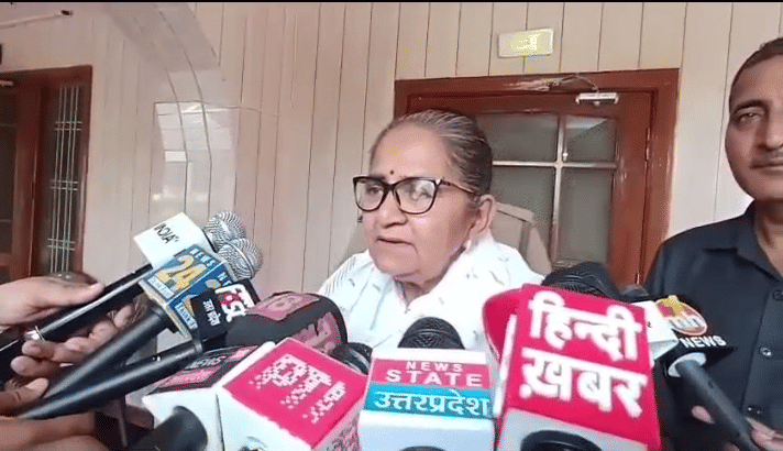UP: Minister Gulab Devi said- Akhilesh is silent on the insult of his own wife Dimple due to vote bank politic