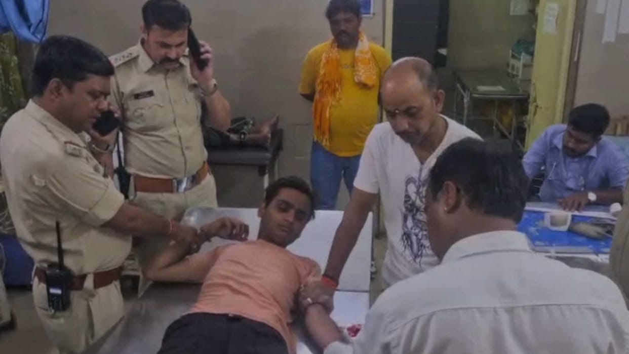 young man attempted self immolation in Damoh District Court due to case being registered