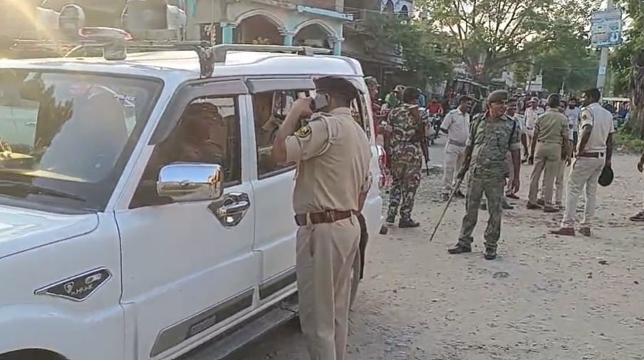 Bihar News: Police team that went to clear the jam was attacked, patrolling vehicle was also damaged